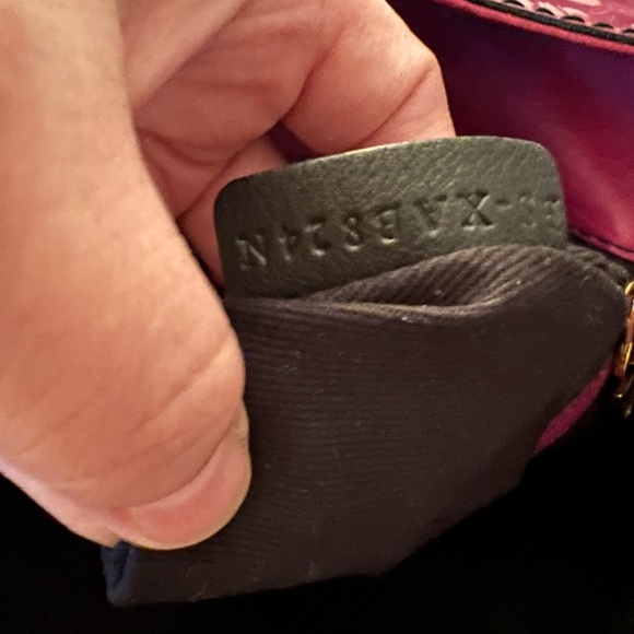 Valentino Garavani Histoire Patent leather large in Plum (purple) shoulder bag - Picture 5 of 16